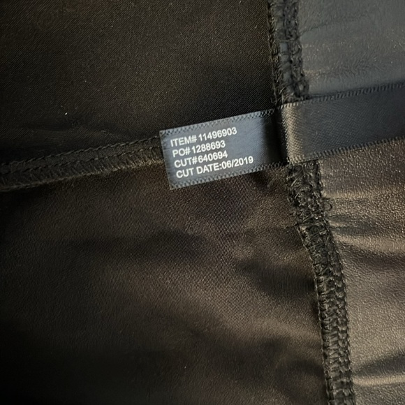 Torrid Full Length, Signature Waist, Faux Leather, Spandex Legging, Sz. 2. - Picture 10 of 11